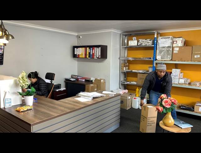 INDUSTRIAL PROPERTY TO RENT IN WOODSTOCK